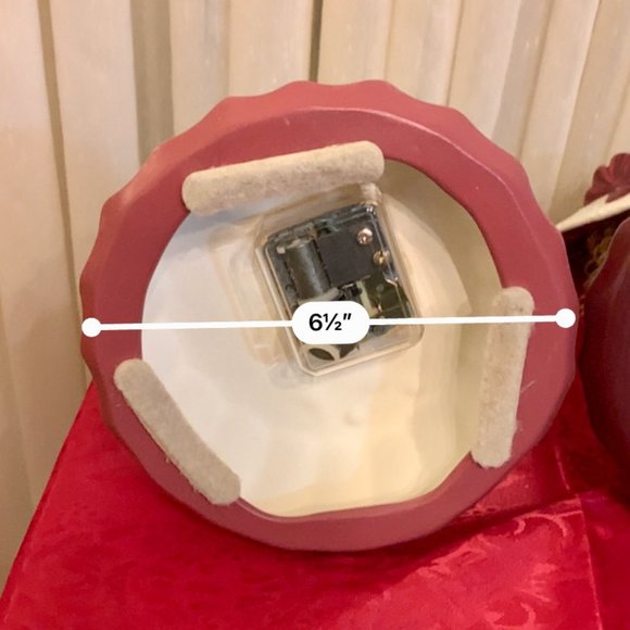 Victorian Girl Music Box - You Light Up My Life - Picture 5 of 6